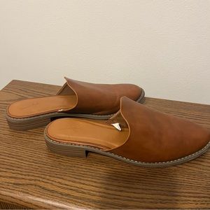 Women's Sable Brown Maura Mules size 10 Universal Threads